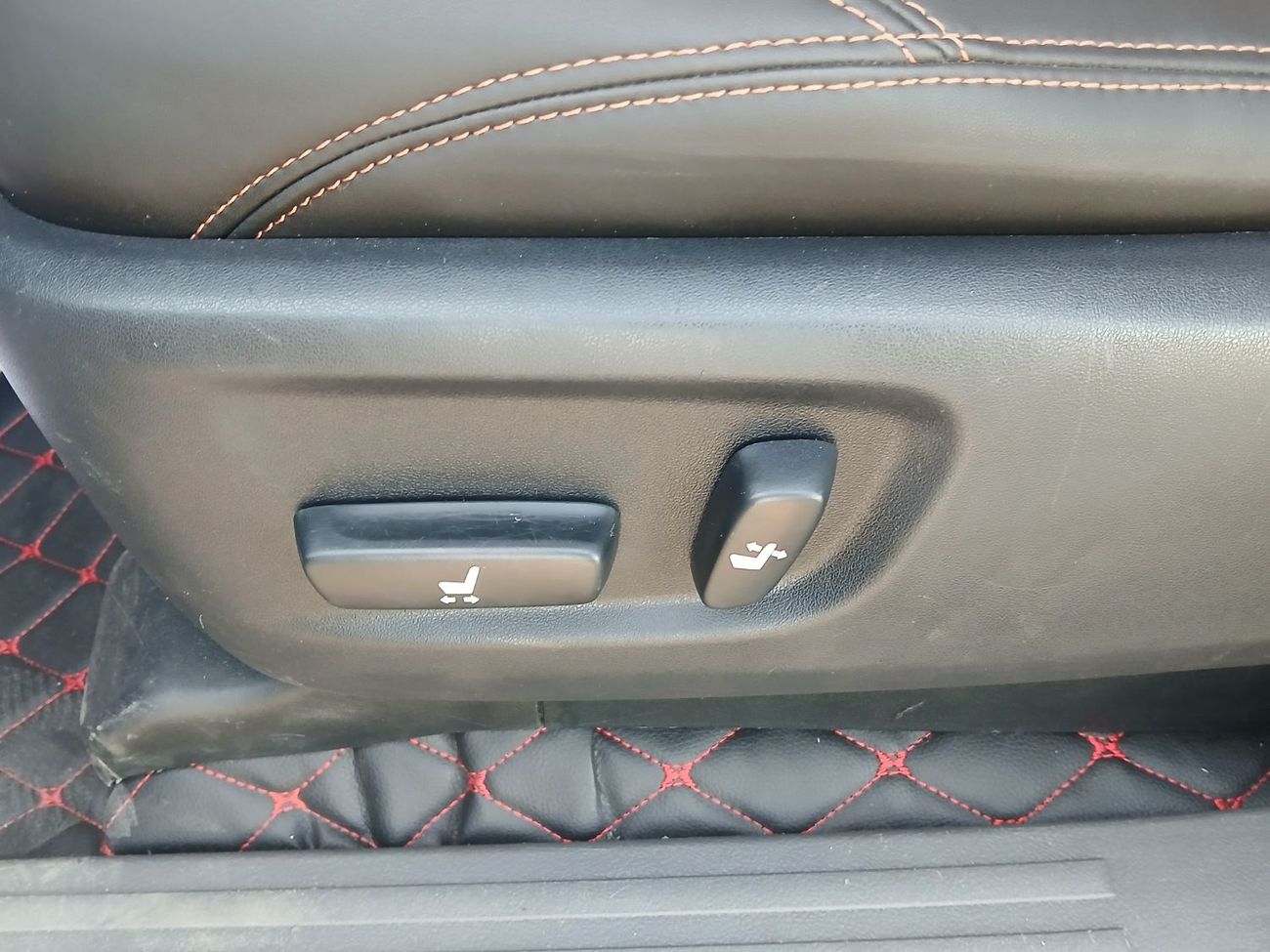 تويوتا برادو Toyota prado 2013Model TXL 2.7L v4 petrol Engine Colour Black push start Transmission Automatic Inte