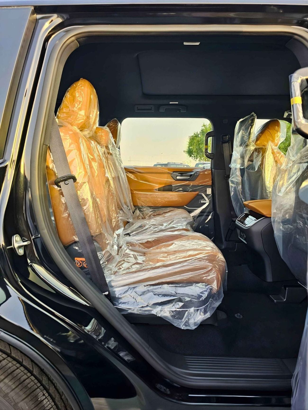 نيسان باترول LE PLATINUM TWIN TURBO / 3.5 V6 PETROL /FULL OPTION WITH RR ENTERTAINMENT SCREEN (CODE#LE PLATINUM)