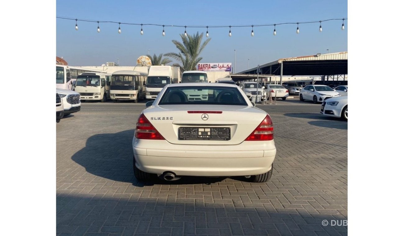 مرسيدس بنز SLK 230 موديل 2004 كومبرسير خليجي بحالة ممتازة 4 سلندر عداد المترات 111000km