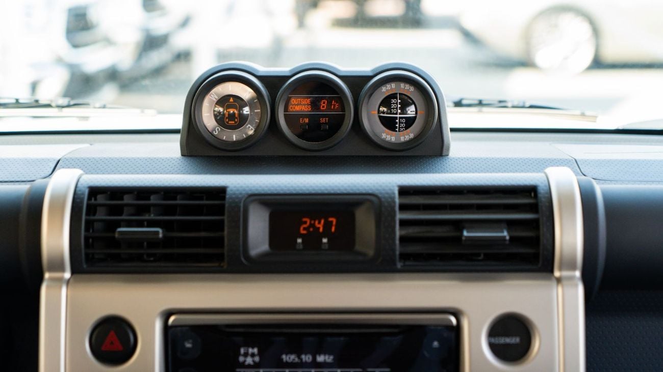 تويوتا إف جي كروزر 4.0 L | V6 | 2023