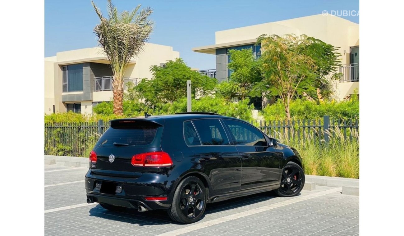 فولكس واجن جولف GTI || GCC || Original Paint || Fully Loaded || Very Well Maintained