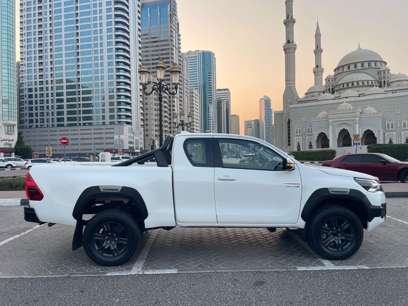 تويوتا هيلوكس GLX Toyota Hilux SR Sport smart cab (Australia) Engine: 2.8 L Turbo Diesel 4x4  (Export from Austral