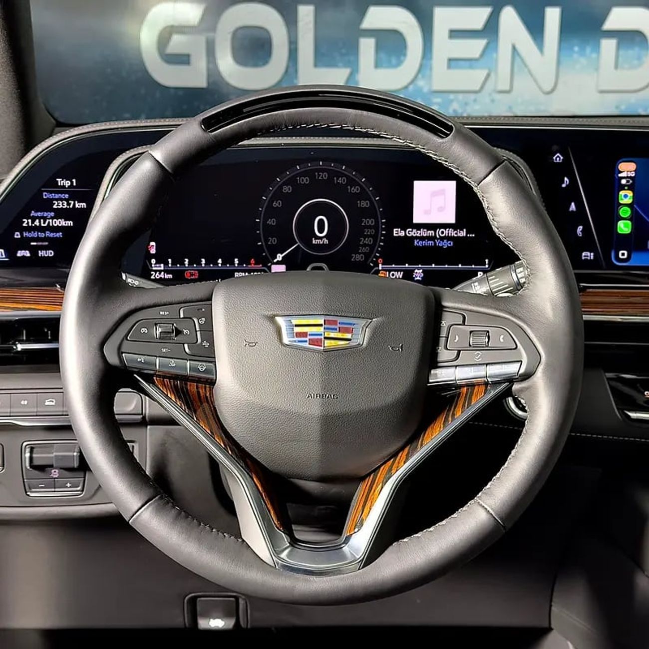 Cadillac Escalade Premium Luxury 6.2L 4WD Premium Luxury