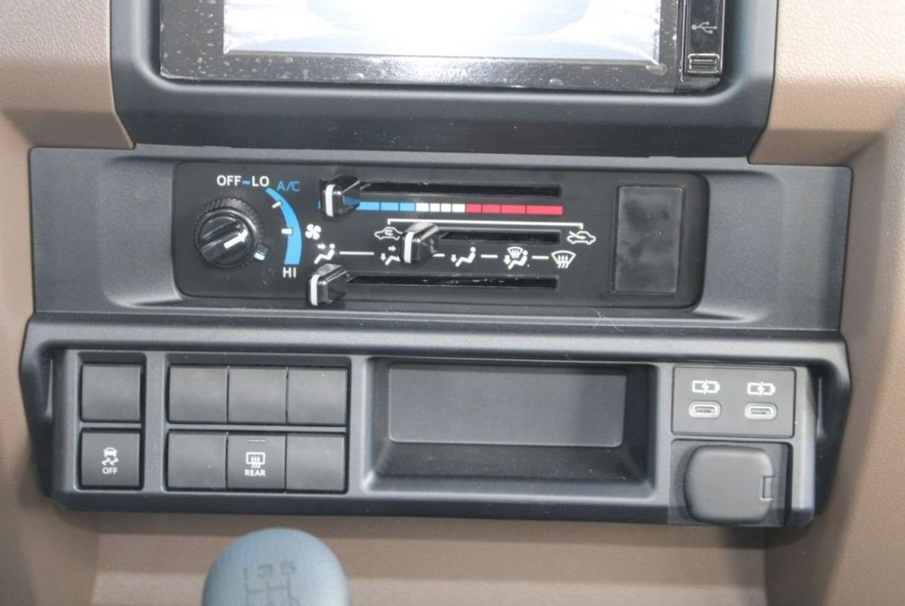 تويوتا لاند كروزر TOYOTA LANDCRUISER 76 4.5L V8 DIESEL E GRADE MANUAL