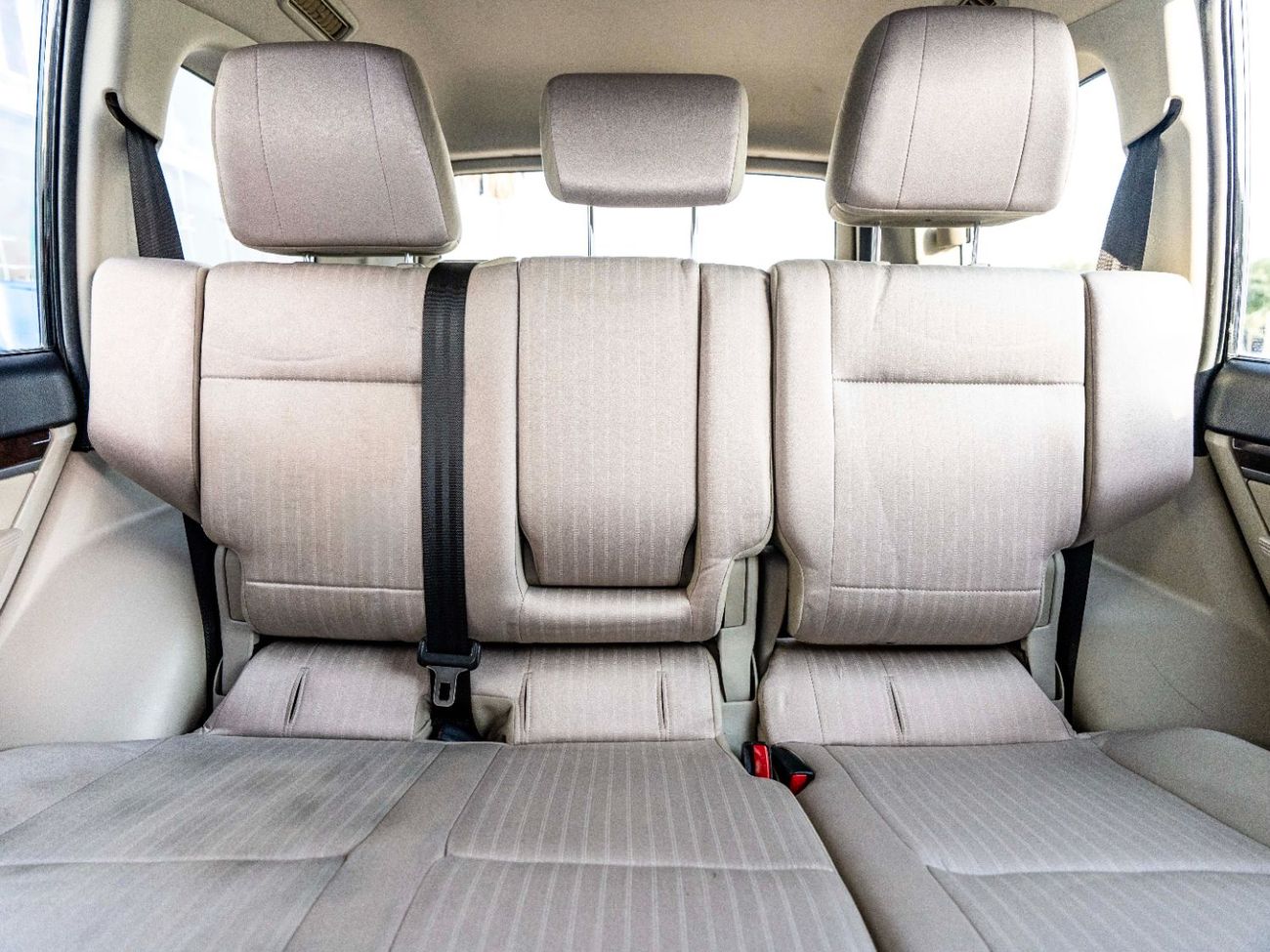 Mitsubishi Pajero GLS Base 3.5L (7 Seater)