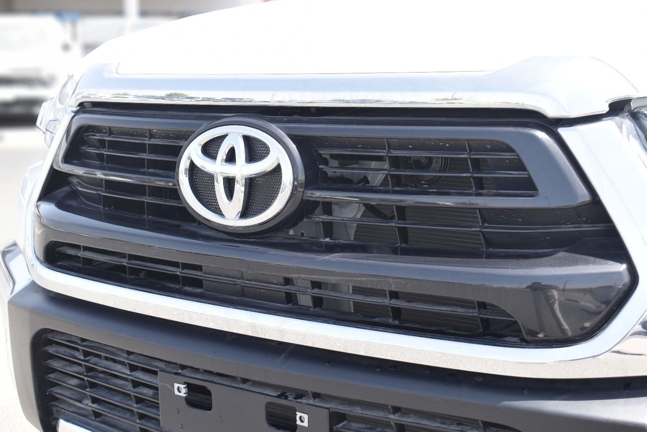 تويوتا هيلوكس TOYOTA HILUX 2.7L MT 4x4