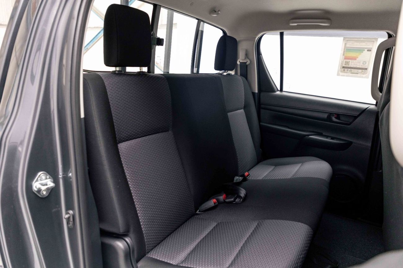 تويوتا هيلوكس 2.4L - Diesel - Manual - Grey Mettalic Inside Black | Export Only