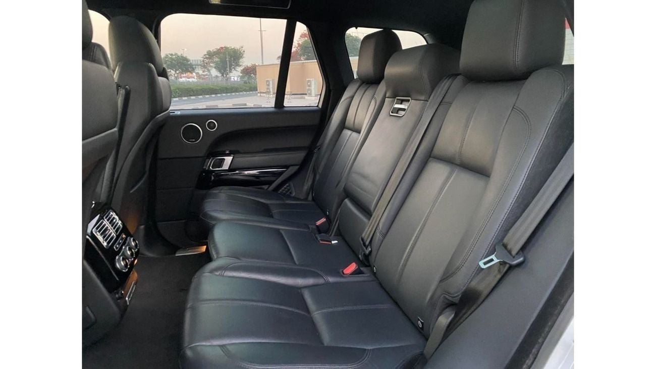 لاند روفر رينج روفر GCC SPEC NEAT AND CLEAN