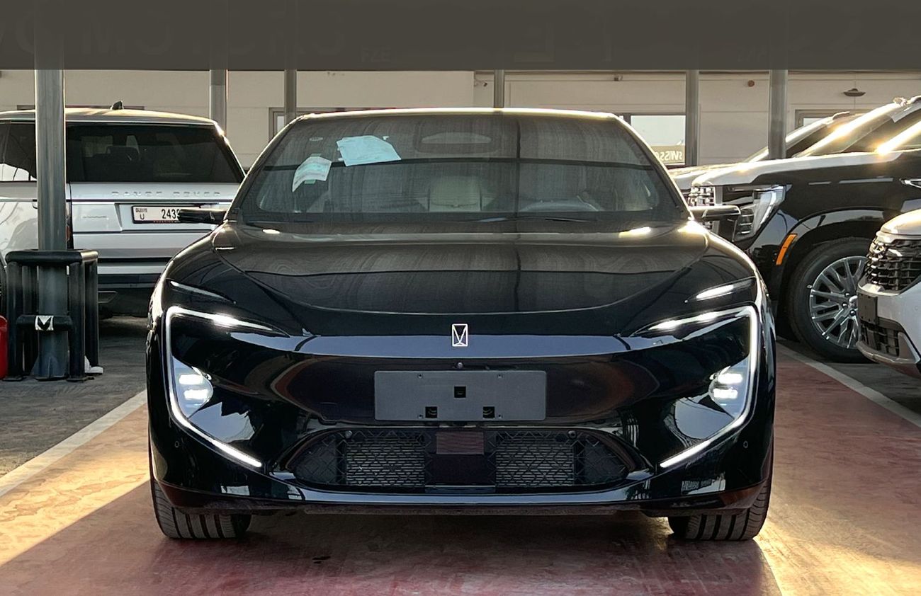 أفاتر 12 GT AWD