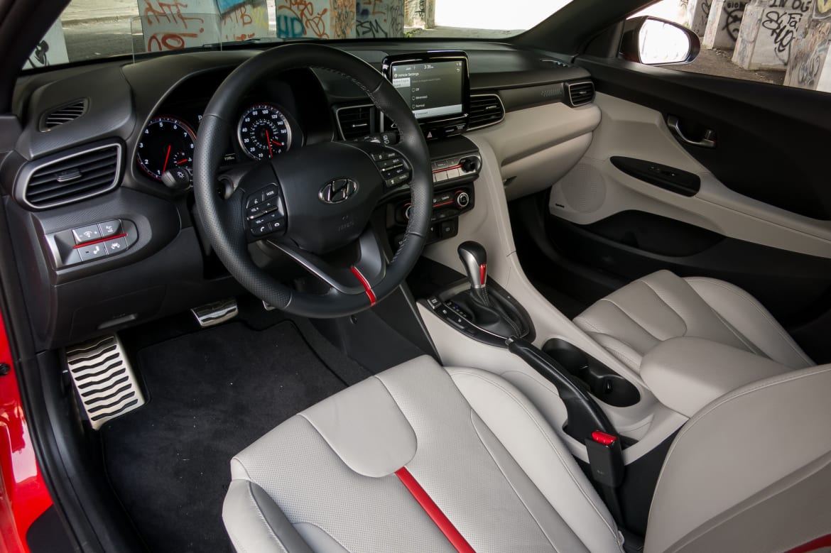 Hyundai Veloster interior - Cockpit