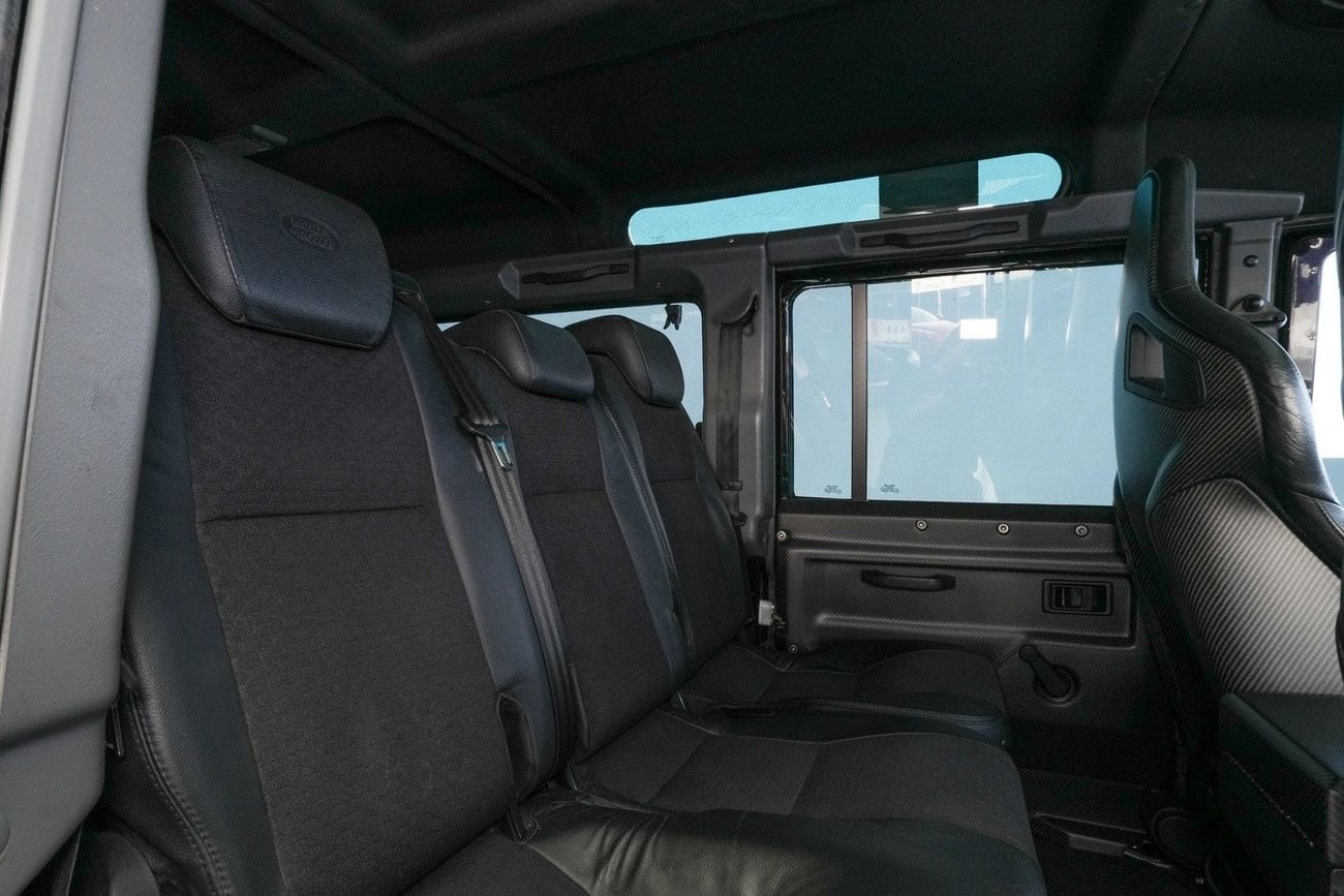 Land Rover Defender 110