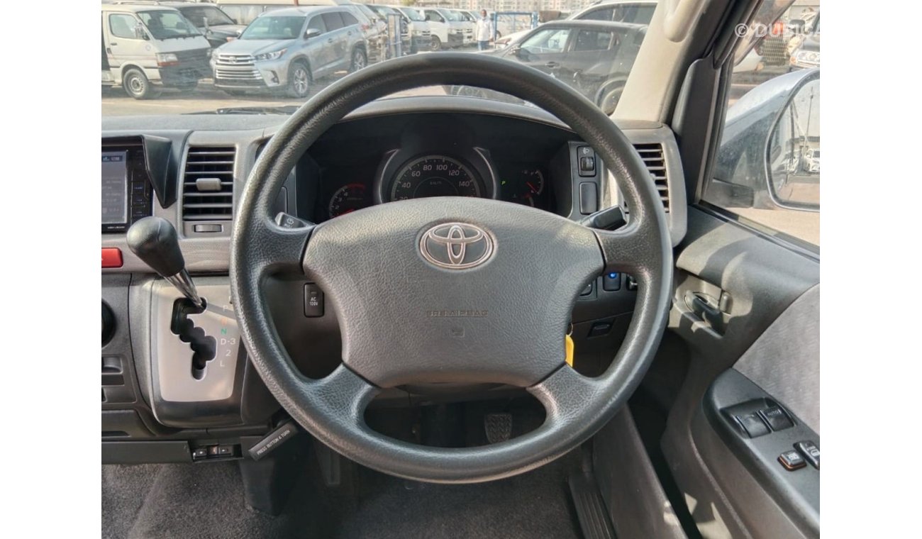 تويوتا هاياس TOYOTA HIACE VAN RIGHT HAND DRIVE (PM1612)