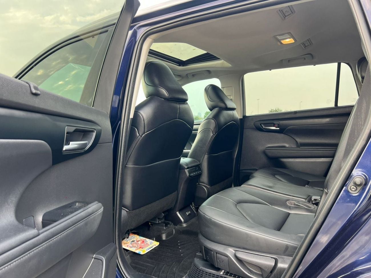 Toyota Highlander LTD HEV 2023 Toyota Highlander Hybrid Full Option - 2.5L V4 - Sunroof - Rear Camera & Radar Leather Sea