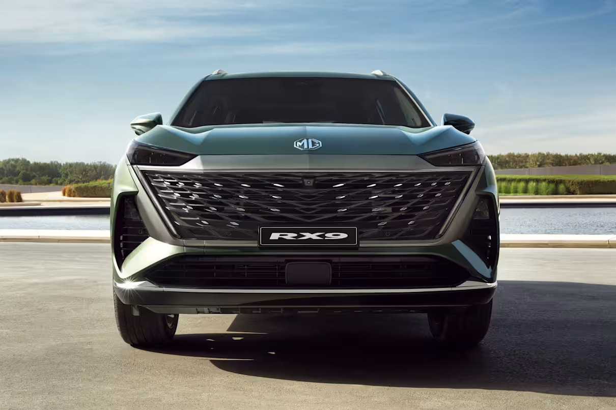 MG RX9 exterior - Grille