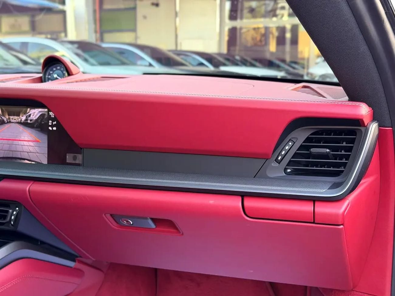 بورش 911 CARRERA CARERRA - LOW MILAGE - BRAND CONDITION