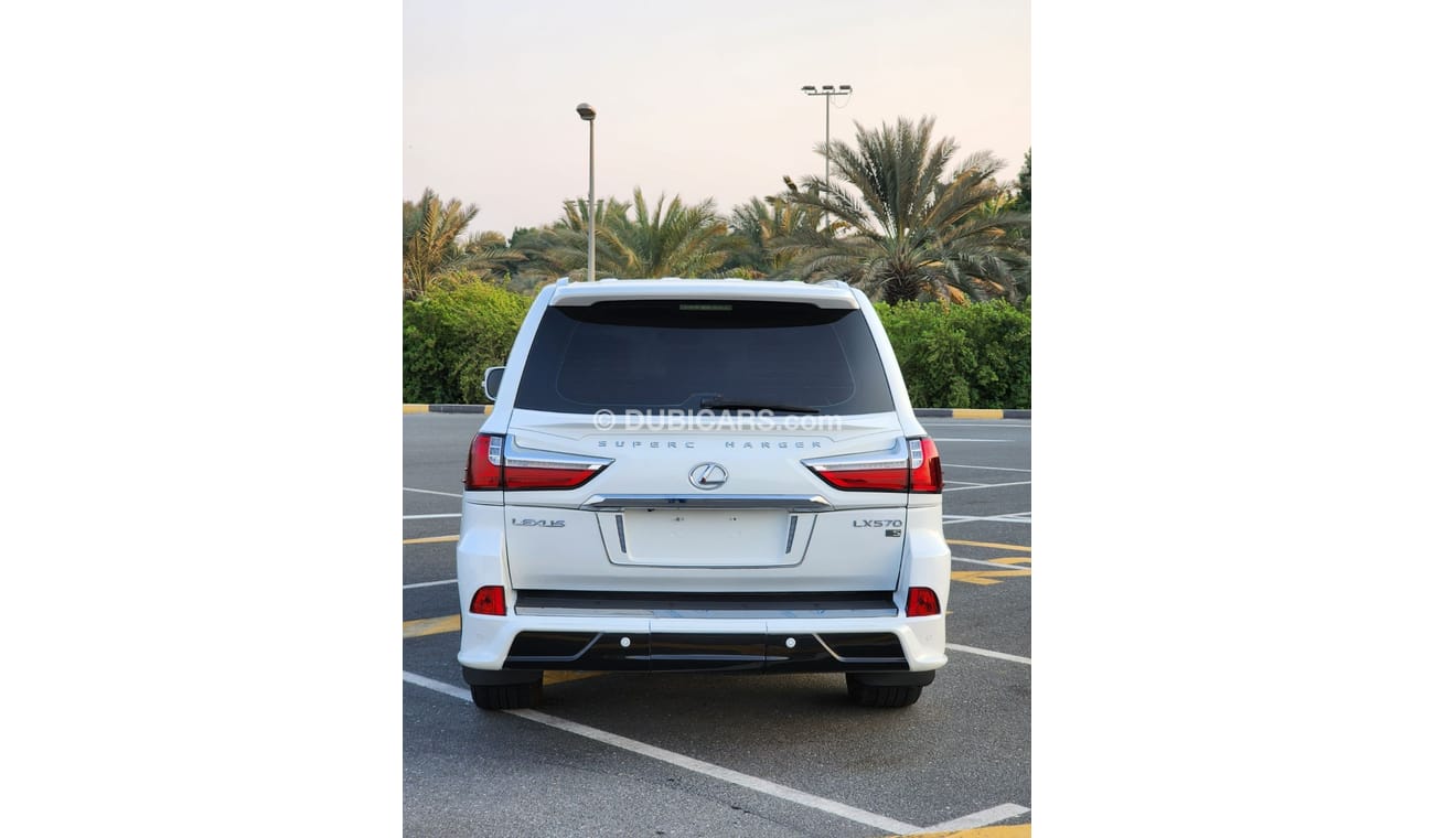 Lexus LX 570 facelifted