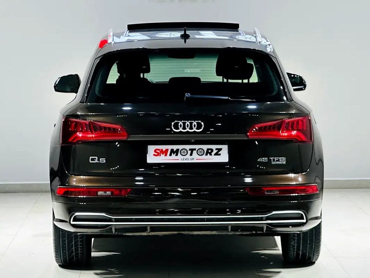 أودي Q5 45 TFSI Quattro Design 2.0L