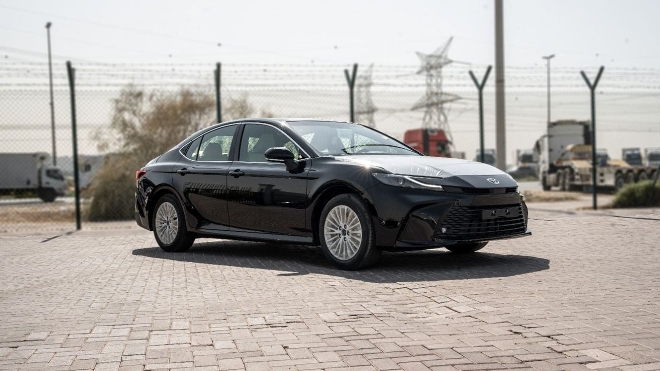 تويوتا كامري LE HEV 2026 Toyota Camry E-plus 2.5L AT Hybrid (Black-Beige)