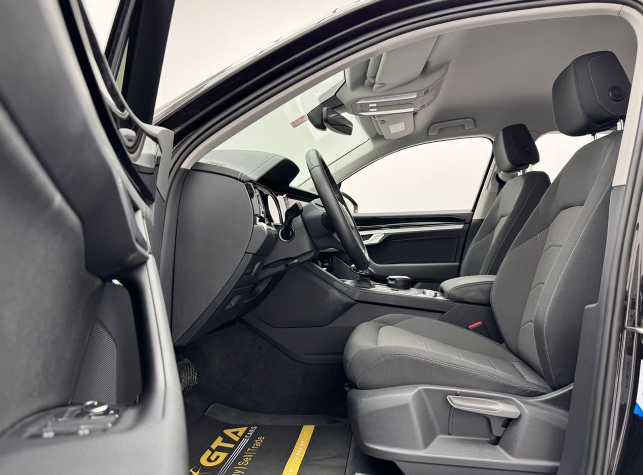 Volkswagen Touareg Trendline 3.0L 2021 Volkswagen Touareg Trendline, VW Service History, 1 Year Warranty, GCC