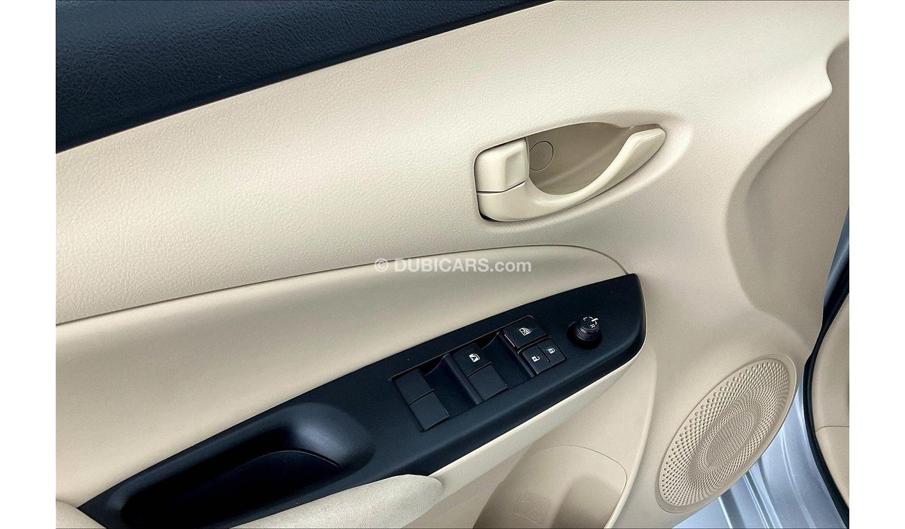 تويوتا يارس SE / E