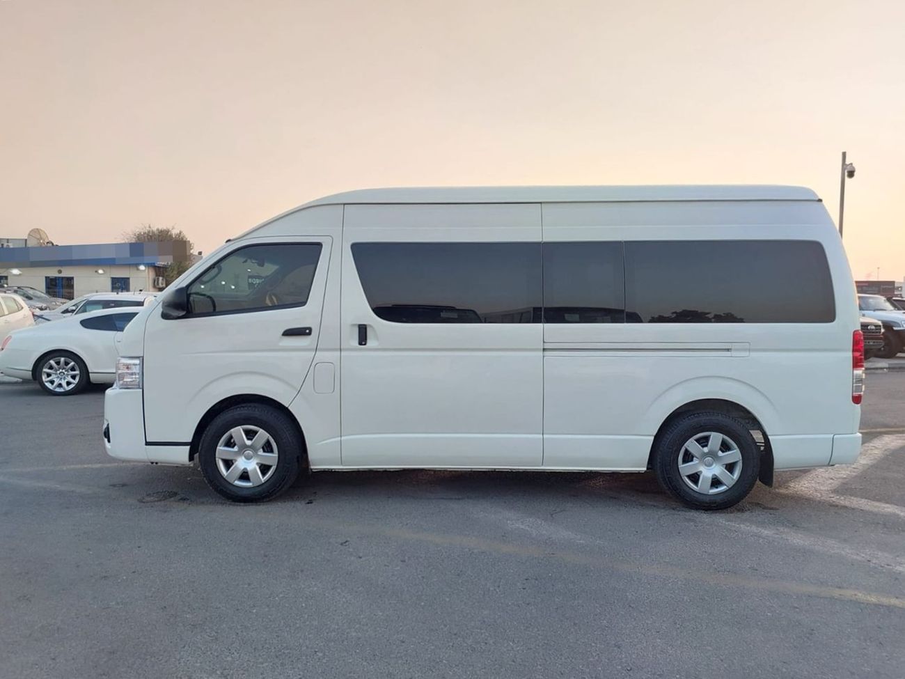 تويوتا هاياس TOYOTA HIACE COMMUTER VAN RHD 2016 MODEL 2.7 L PETROL AUTOMATIC(PM69524)