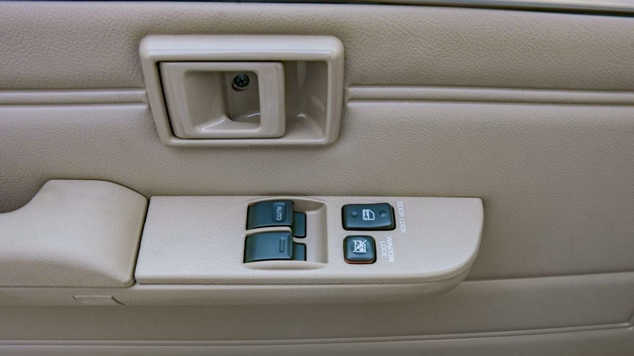 Toyota Land Cruiser 70 2025 Toyota Land Cruiser LC 79 4.0L AT Petrol Basic with Fridge (Silver-Brown)