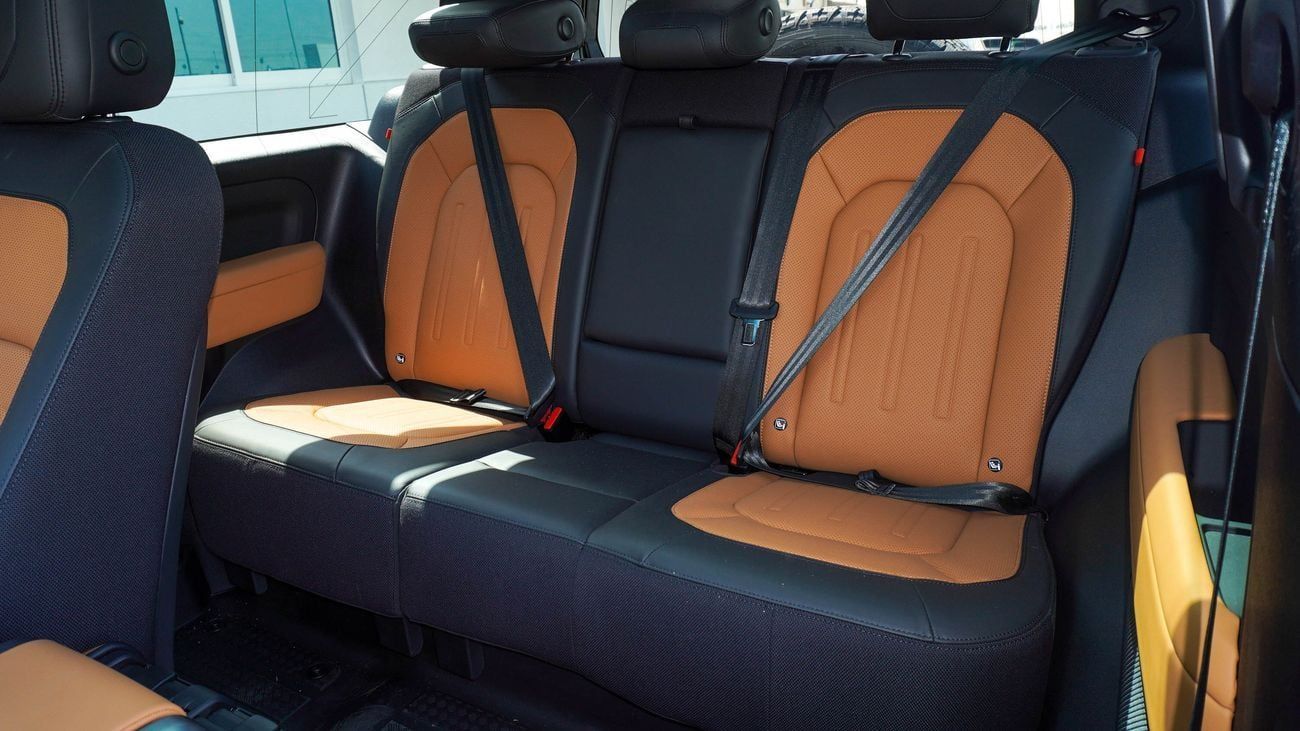 Land Rover Defender P400 3.0L (For Local registration plus 10%)