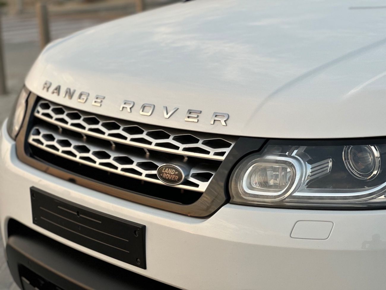 Land Rover Range Rover Sport MODEL 2017 GCC CAR PERFECT CONDITION INSIDE AND OUTSIDE FULL OPTION PANORAMIC ROOF LEATHER SEATS