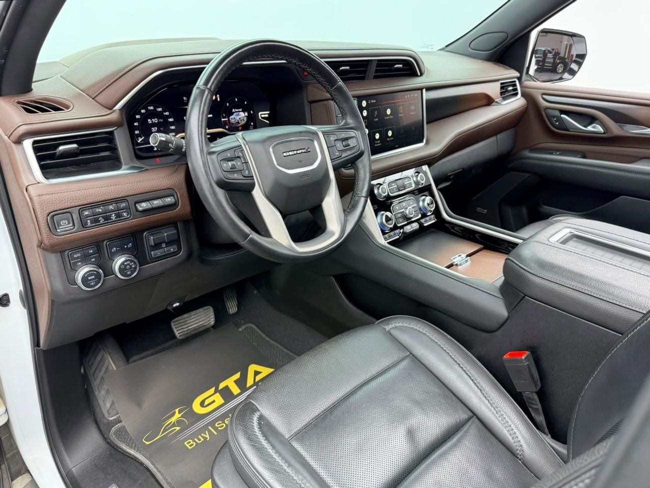 GMC Yukon 2022 GMC Yukon Denali, GMC Service History, 1 Year Warranty, Excellent Condition, GCC