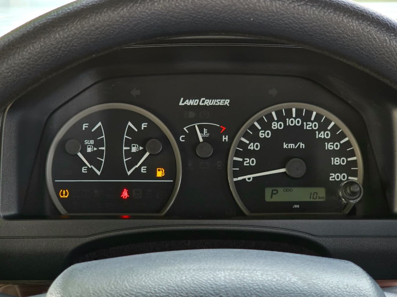 Toyota Land Cruiser Pick Up TOYOTA LC79 SINGLE CABIN PETROL 4.0 - A/T - STD - E - DIFF LOCK - 2025 MODEL - BEIGE INSIDE BEIGE - 