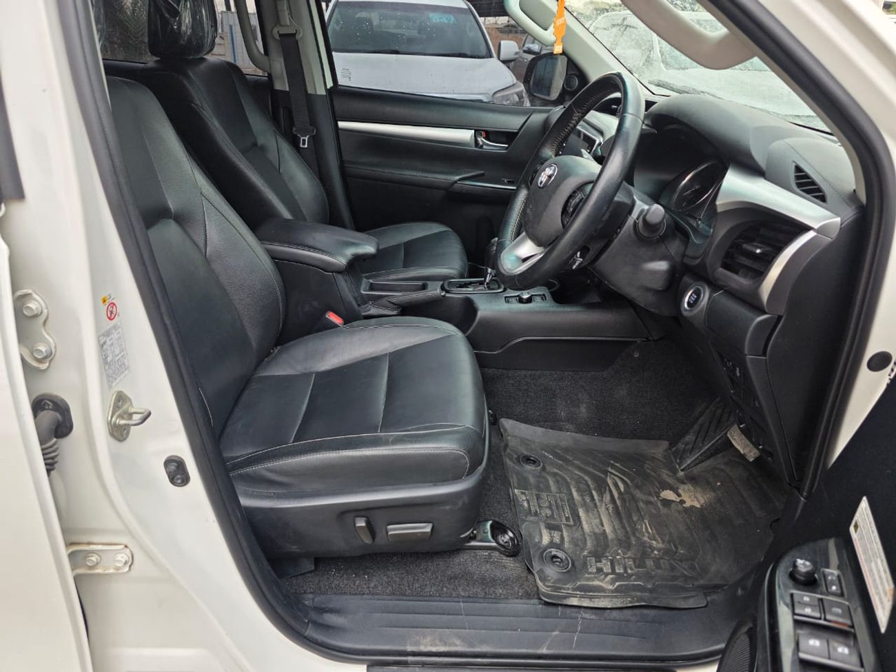 تويوتا هيلوكس diesel engine ,roght hand drive only for export available