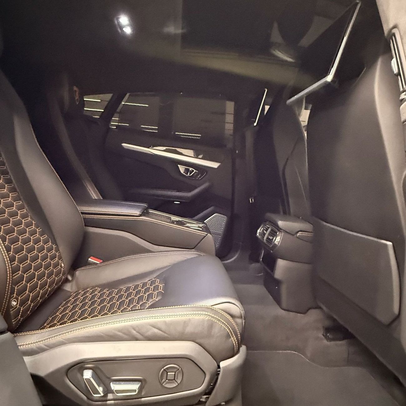 لامبورغيني اوروس STD S 4.0T V8