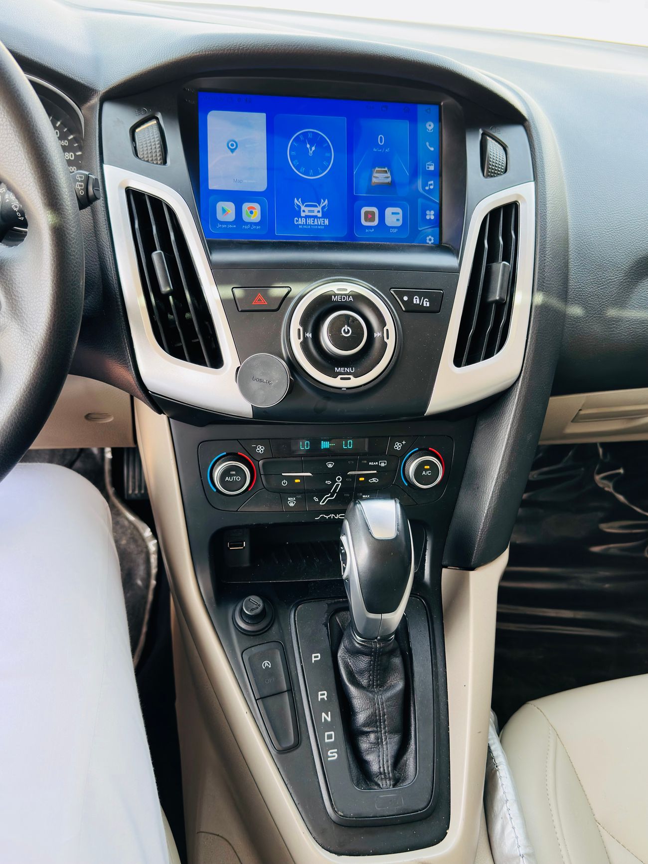 فورد فوكاس أنظف فورد فوكس خليجي 2015 قوي واقتصادي جدا،ملكية سنة تأمين عمان والامارات سنة، صبغ وكالة من البنفر إ