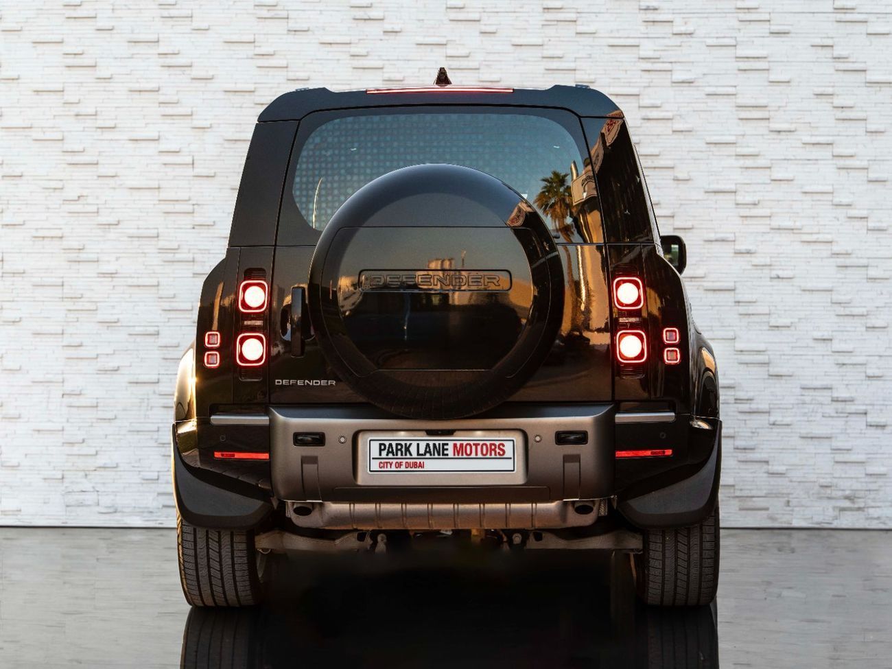 لاند روفر ديفندر P400 110 X-Dynamic HSE 3.0L (5 Seater)