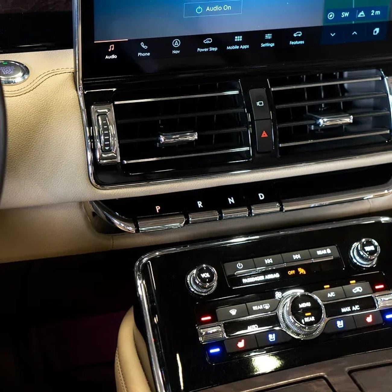 Lincoln Navigator Reserve 3.5L AED 3,257 P.M • 0% Downpayment • Navigator Reserve • 1 year warranty