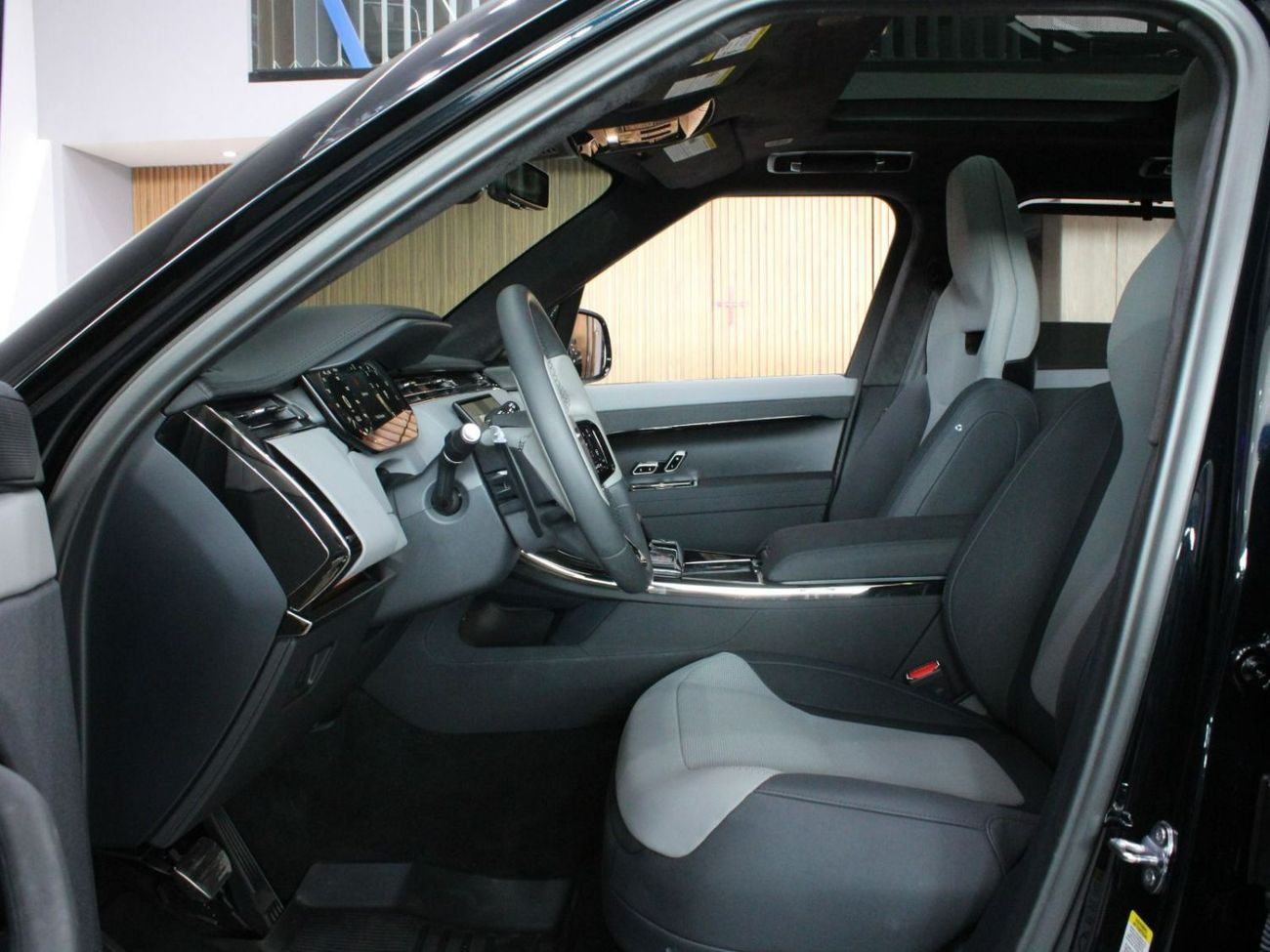 لاند روفر رينج روفر سبورت SV EDITION