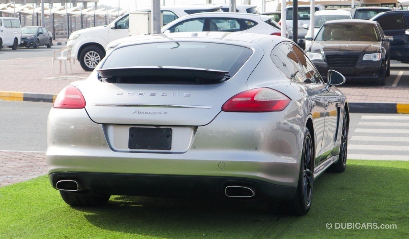 Porsche Panamera 4