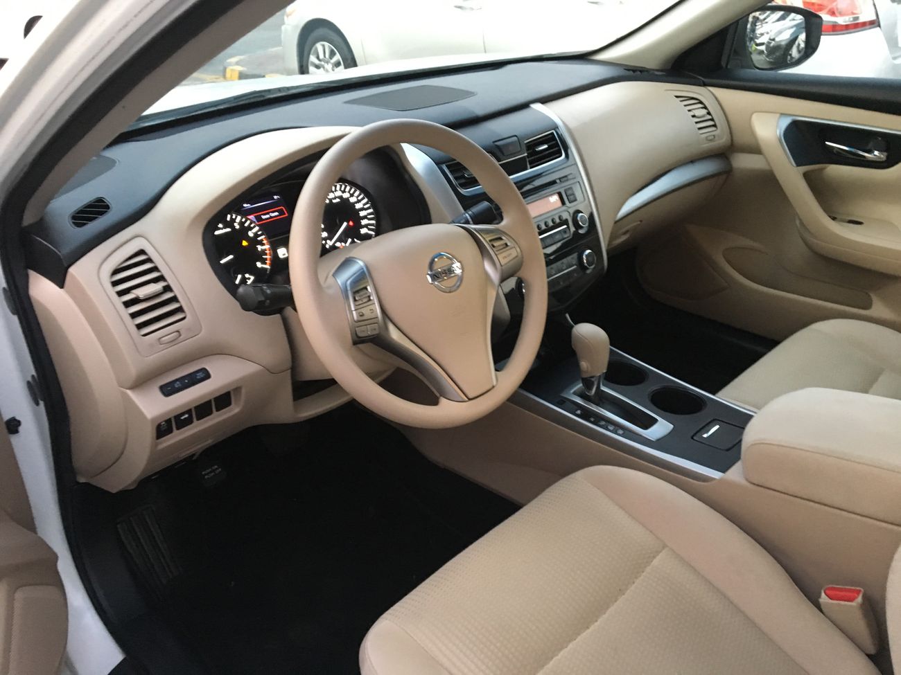 نيسان ألتيما نحن نقدم : * خدمات تمويل السيارات على البنوك * ضمان ممدد * خدمات التسجيل / التصدير