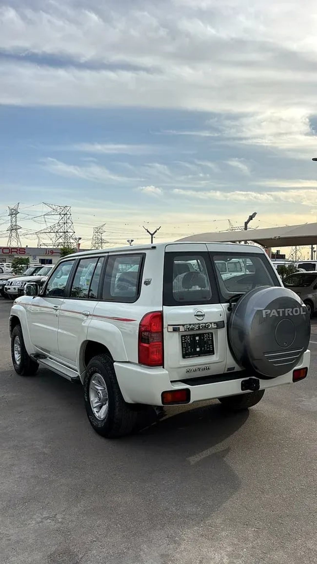 Nissan Patrol Safari Nissan Patrol Safari (Al Ostoura Edition) 4.8L Gasoline Engine 7 Seater