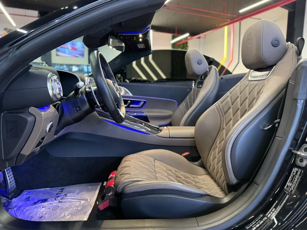 مرسيدس بنز SL 55 AMG Roadster 4Matic+