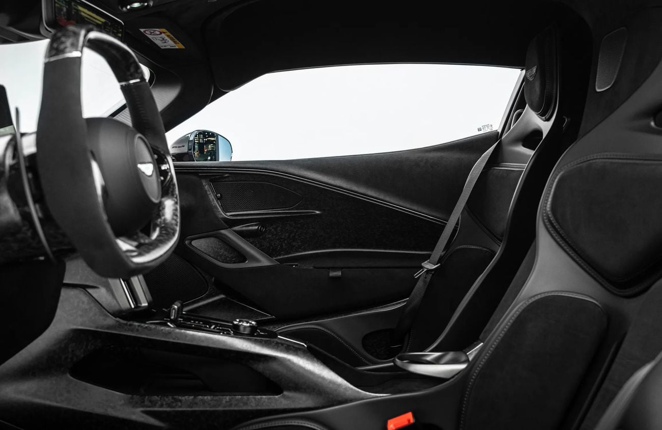 Aston Martin Valhalla 4.0L V8 Twin-Turbo Engine + eMotors