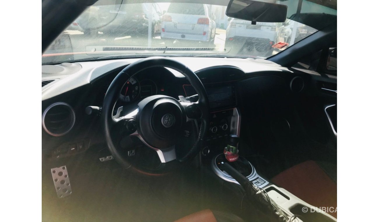 تويوتا 86 سياره نظيفه جدا بحالة الوكاله