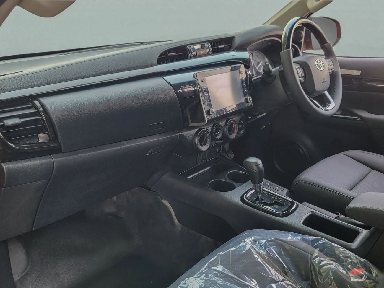 Toyota Hilux 4X4 (2.8L) DIESEL RIGHT HAND (RHD)