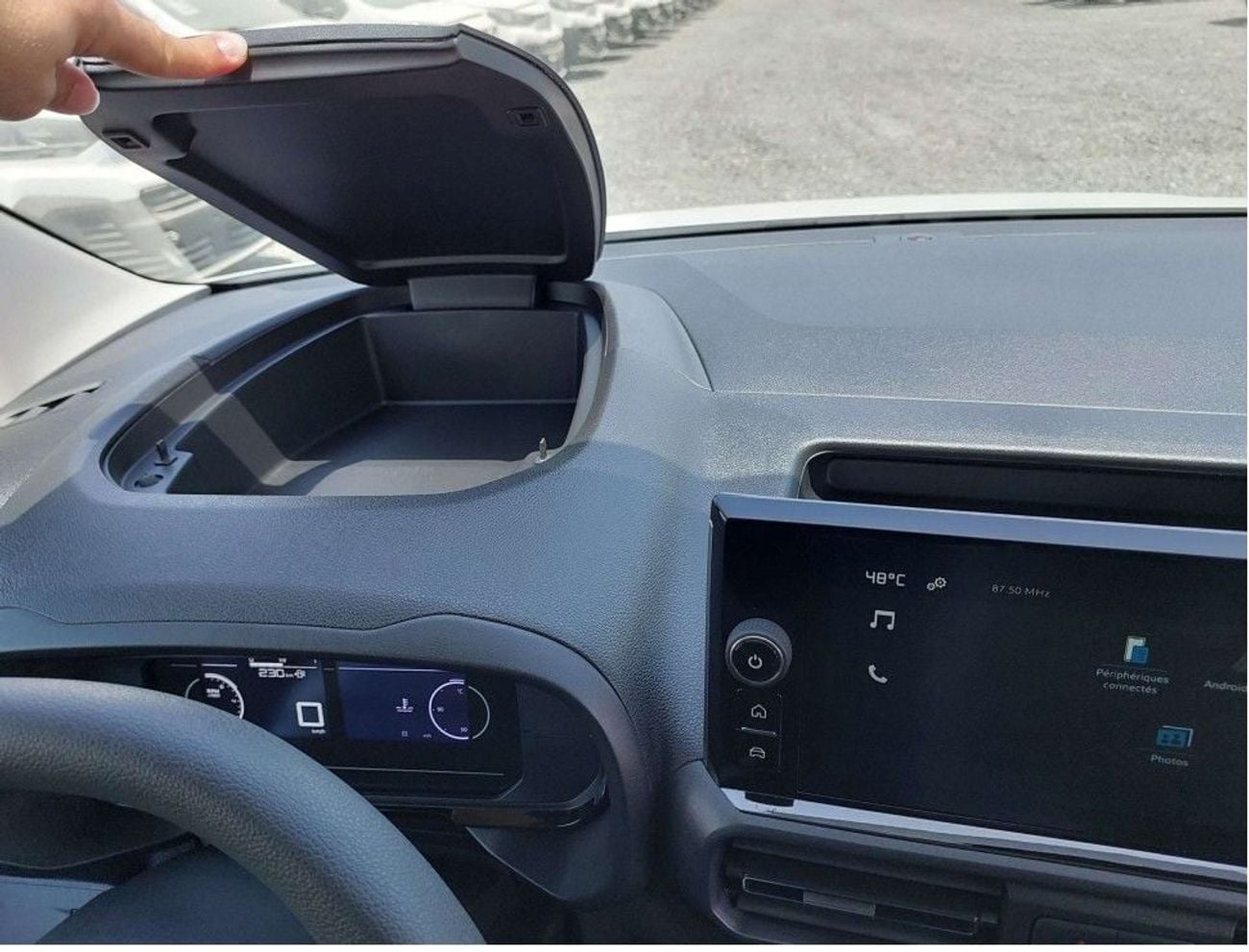 Citroen Berlingo Citroën Berlingo 650 kg 1.6L – 1.6L Minivan (FWD, 4 Doors)