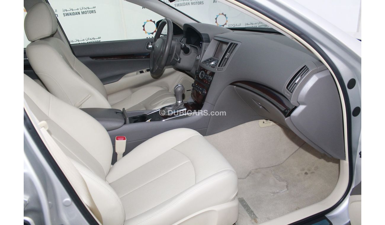 Infiniti G25 2.0L S 2015 WITH NAVIGATION BLUETOOTH SUNROOF