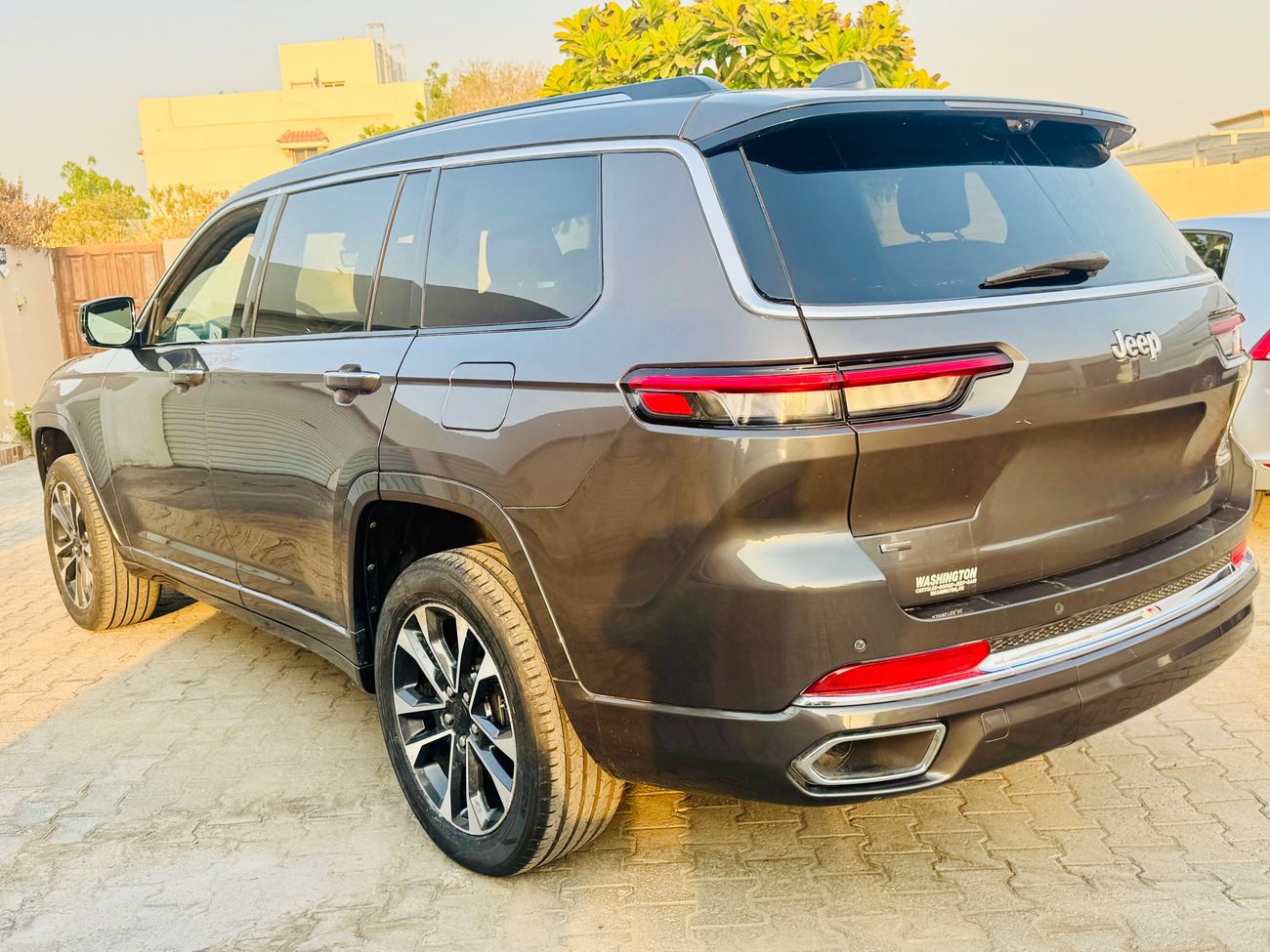 جيب جراند شيروكي Overland 3.6L