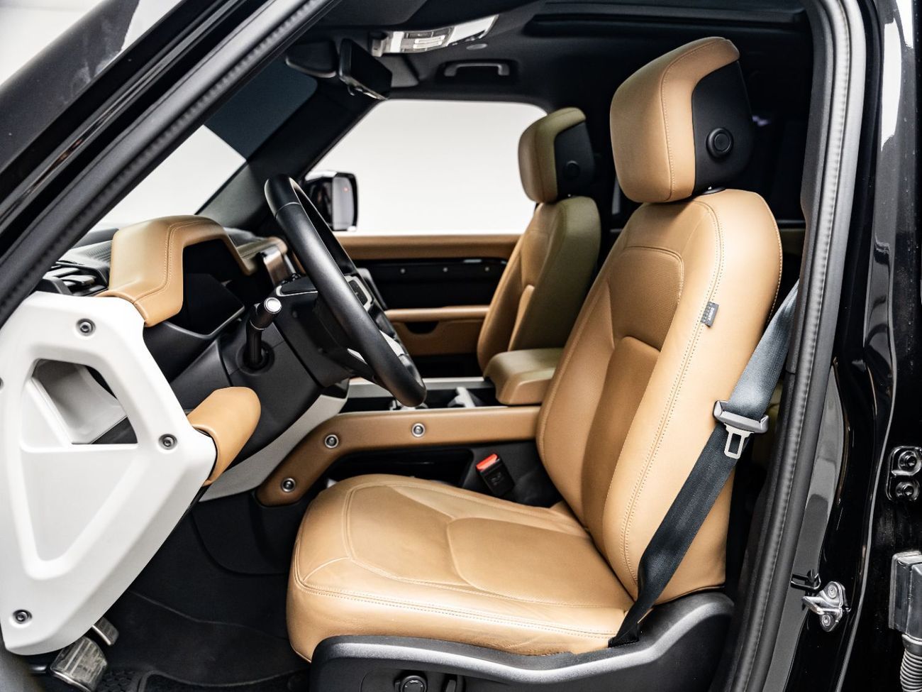 Land Rover Defender P400 110 X-Dynamic HSE 3.0L (5 Seater) 2025 Land Rover Defender 110 P400 HSE X-Dynamic, 2029 Land Ro