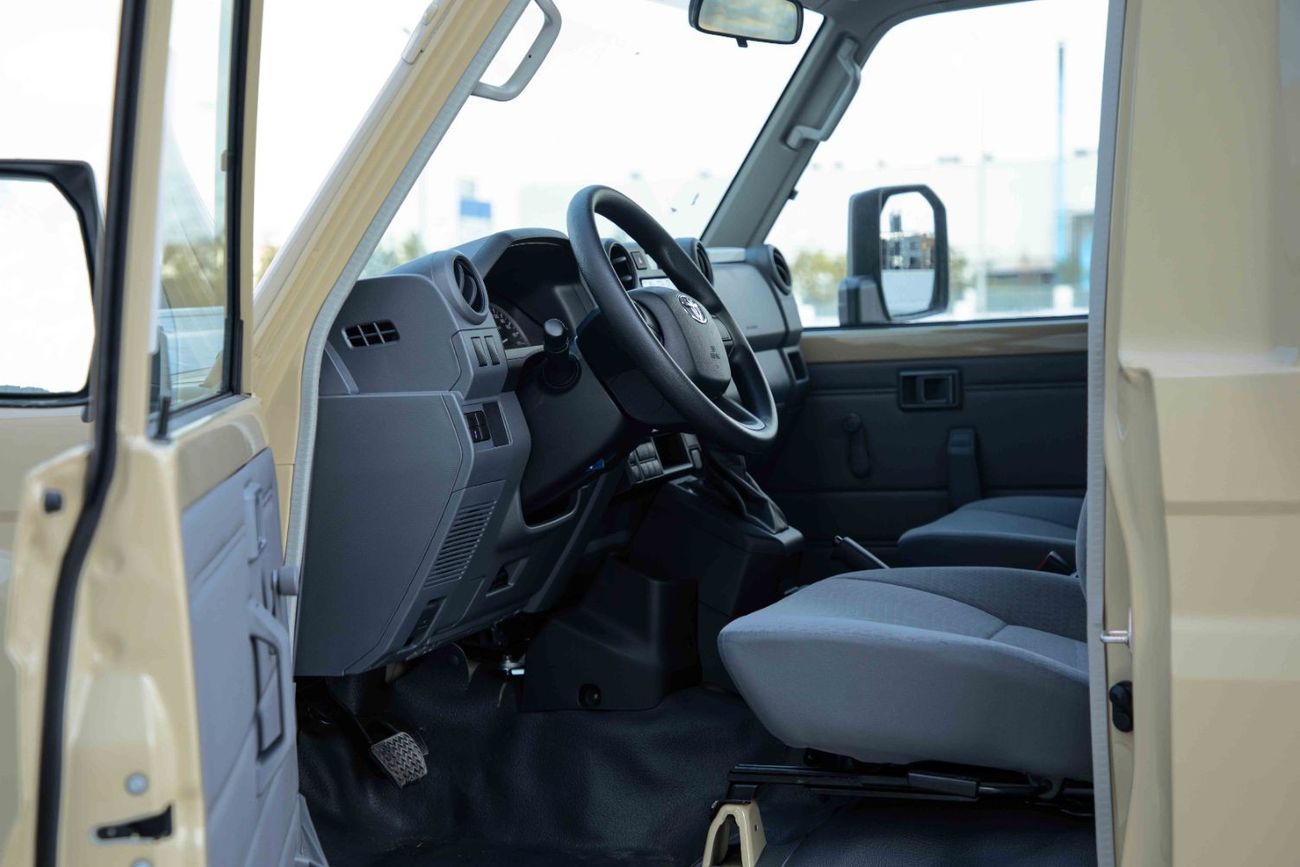 Toyota Land Cruiser 70 2024 Toyota Land Cruiser (LC78) 2.8 Hard Top 3DR - Beige inside Bluish Grey