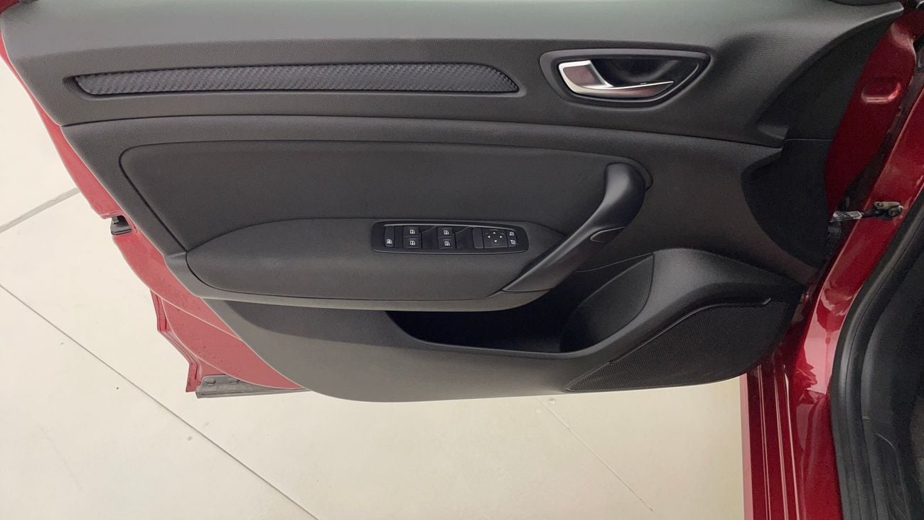 Renault Megane PE 1.6 | Zero Down Payment | Home Test Drive