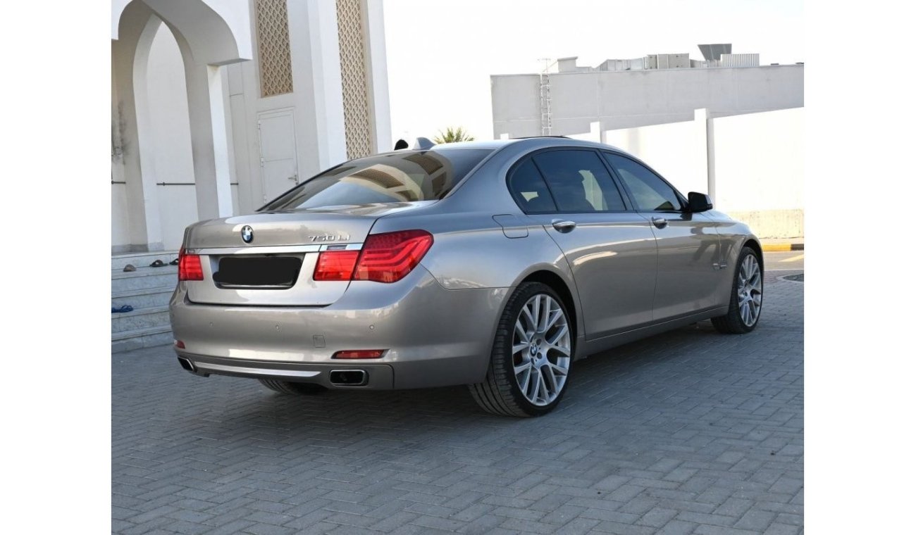 بي أم دبليو 750Li 2012 خليجي بحالة ممتازة بدون حوادث